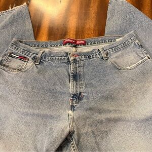 Vintage light wash men’s Tommy Jeans distressed 40 / 32
